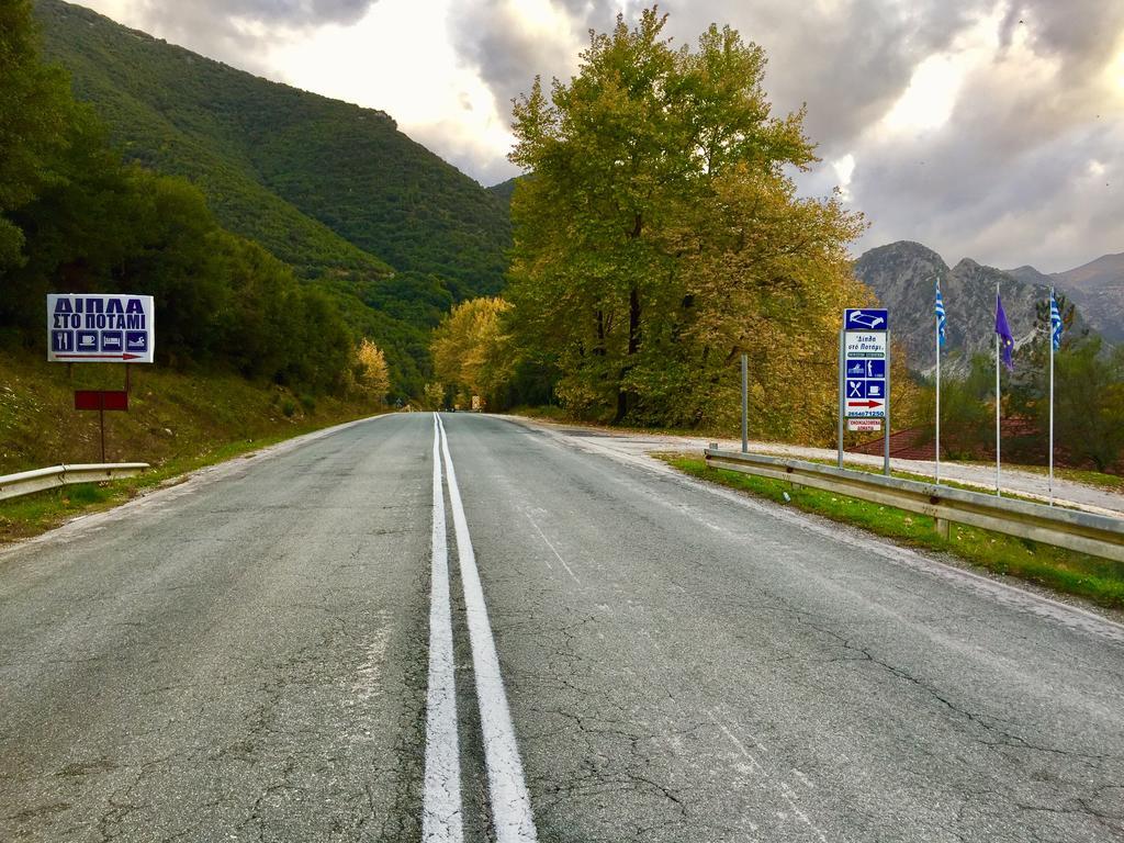 Hotel Dipla Sto Potami Chani Terevou Exteriér fotografie