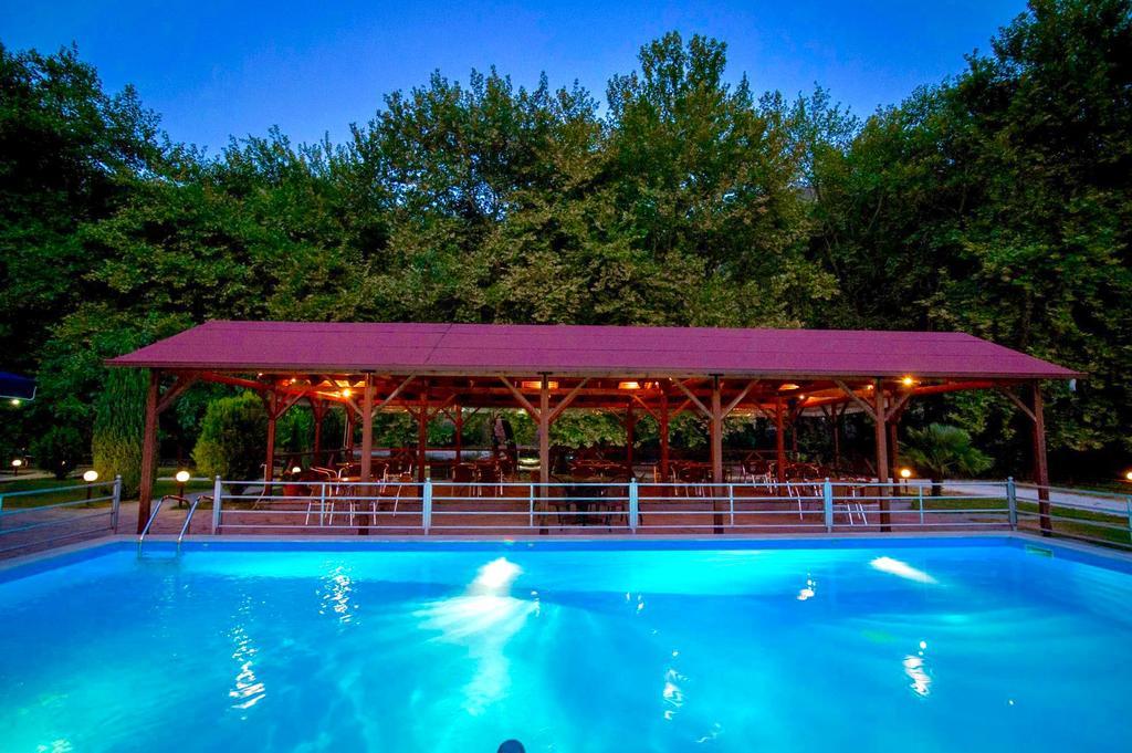 Hotel Dipla Sto Potami Chani Terevou Exteriér fotografie